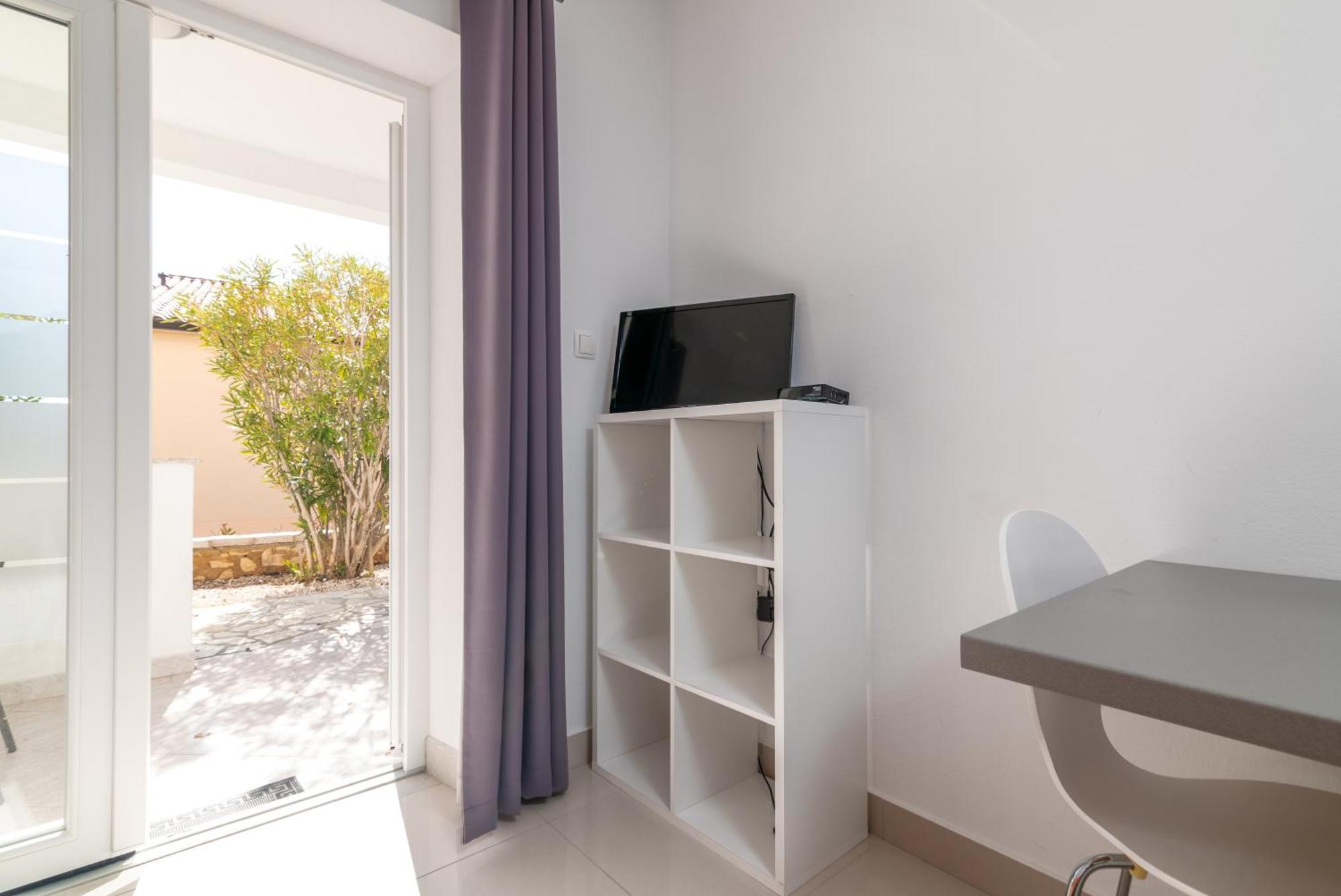 Apartments With A Parking Space Rabac, Labin - 6464 Номер фото