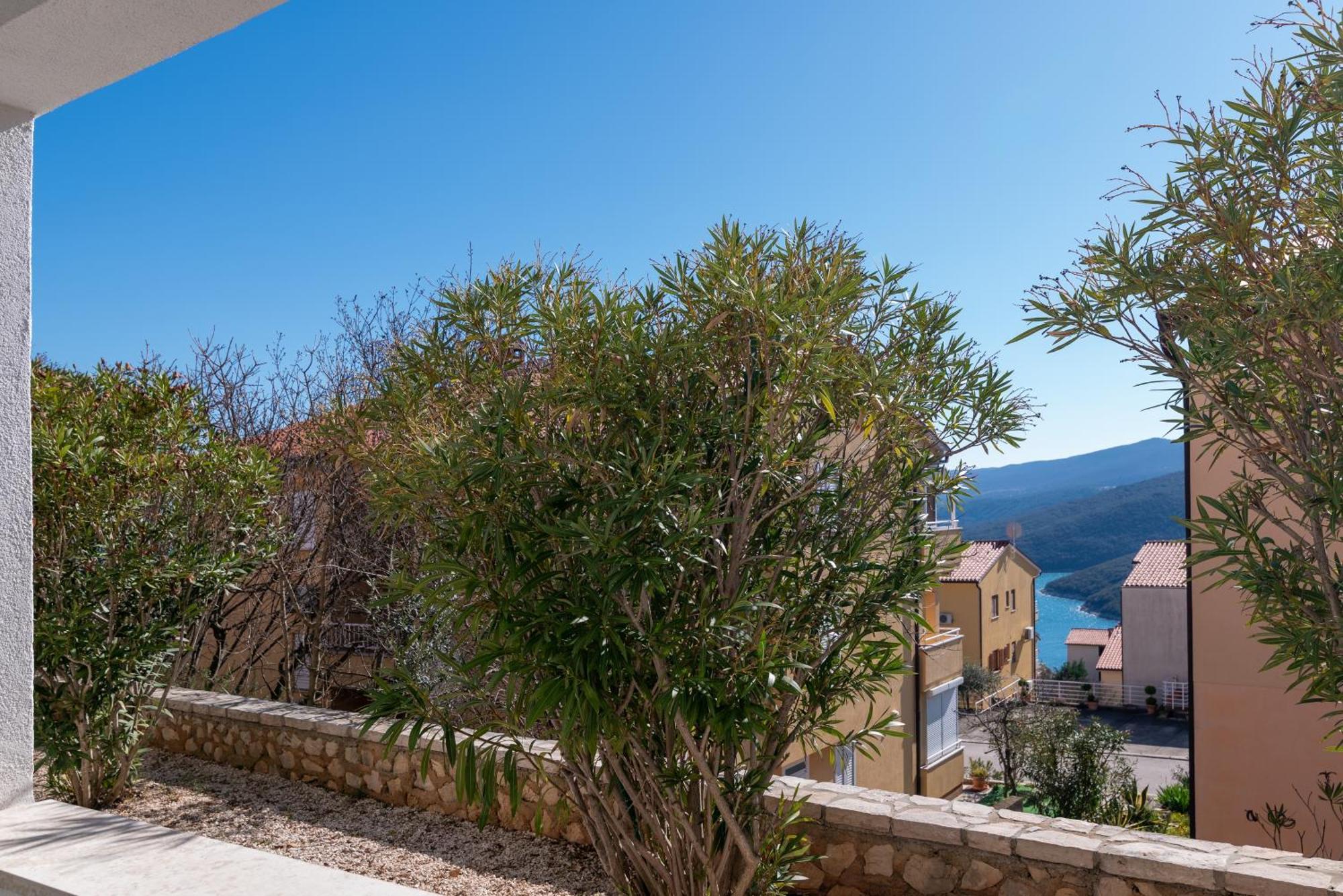 Apartments With A Parking Space Rabac, Labin - 6464 Экстерьер фото